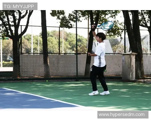 足球明星观看网球比赛的独特视角与体验解析