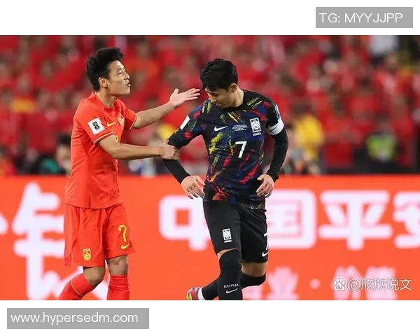 短裤男足球星风采展现:他们如何用激情与技巧征服赛场 短裤男足球星风采展现:他们如何用激情与技巧征服赛场