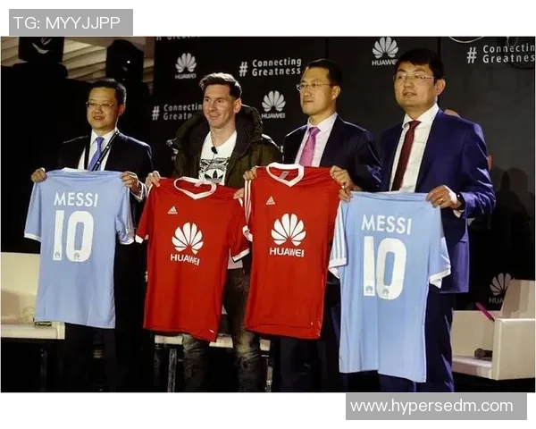 足坛巨星同志精神风采与绿茵场传奇故事的深度剖析 足坛巨星同志精神风采与绿茵场传奇故事的深度剖析