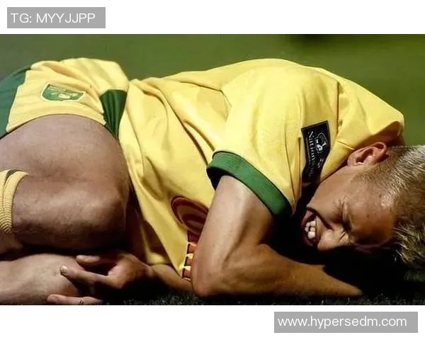 足球历史上十大最具侵略性球星高清图片展现劲爆瞬间 足球历史上十大最具侵略性球星高清图片展现劲爆瞬间